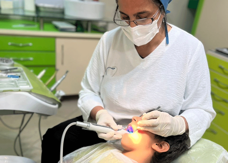 خدمات دندانپزشکی در مطب دکتر مستخدمین حسینی